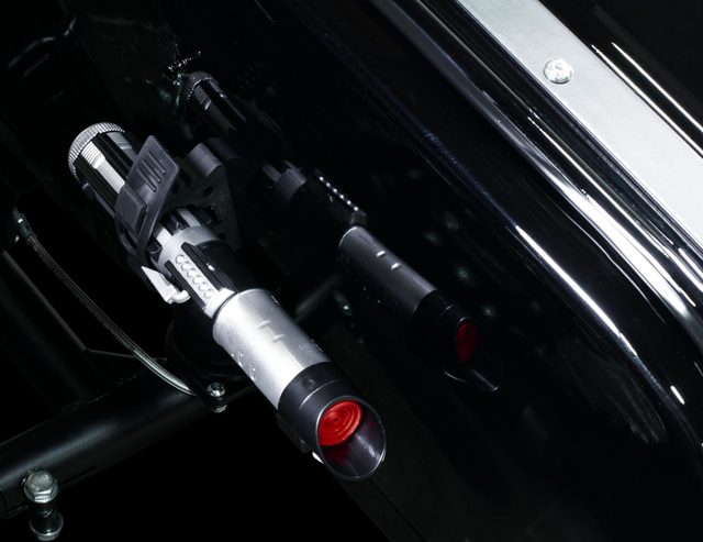 画像: こ、これは!ライトセーバー! Lightsaber®, LED lighting, and fully blacked out to hide you in the shadows. imz-ural.com