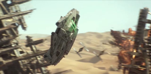 画像: 大活躍するファルコン号 starwars.disney.co.jp
