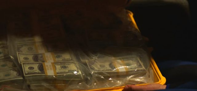 画像: 消えた1000万ドル www.sabotage-movie.jp
