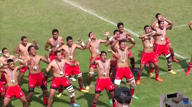 画像: 右も左もマッチョ youtu.be