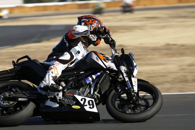 画像2: チーム名はCHIKA with KTM