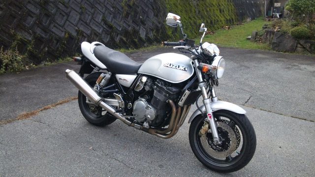 画像: Inazuma1200 V719型 1156cm3 4ストローク 油冷DOHC4バルブ並列4気筒