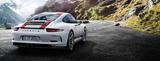画像: A confirmed purist. 991台の限定モデル。 単なるスポーツカーではなく、 それをはるかに超える存在。他とは違うRの称号を持ち、 視線を釘付けにする911。たとえ1週間が忙しく過ぎても、日曜には早朝から行動へ駆り立てます。 4.0リッター水平対向6気筒自然吸気エンジン 6速GTスポーツマニュアルトランスミッション 軽量設計 1967年のデザインを踏襲 http://www.porsche.com/microsite/911-r/japan.aspx#home