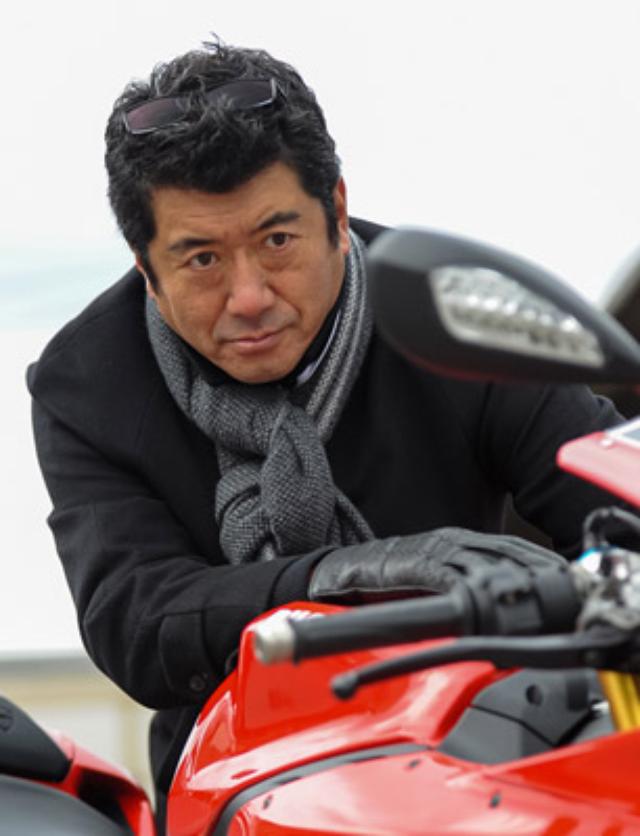 F40、F50に続く究極のスペチアーレ。F60…ではなく、エンツォフェラーリ。 LAWRENCE Motorcycle x Cars