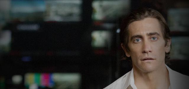 画像: 睡眠不足で痩せこけていくが、目は狂気に満ちギラギラと光る。 nightcrawler.gaga.ne.jp