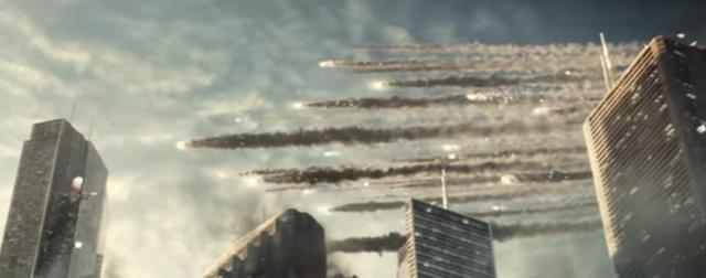 画像: 宇宙から飛来したエイリアンにより破壊されていく街 wwws.warnerbros.co.jp
