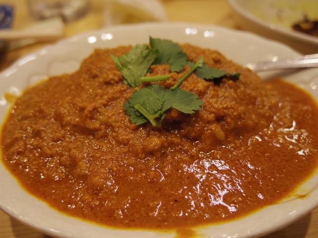 画像: キーマカレーライス(ハーフ300円)。どちらかを選べずハーフにしてもらった。