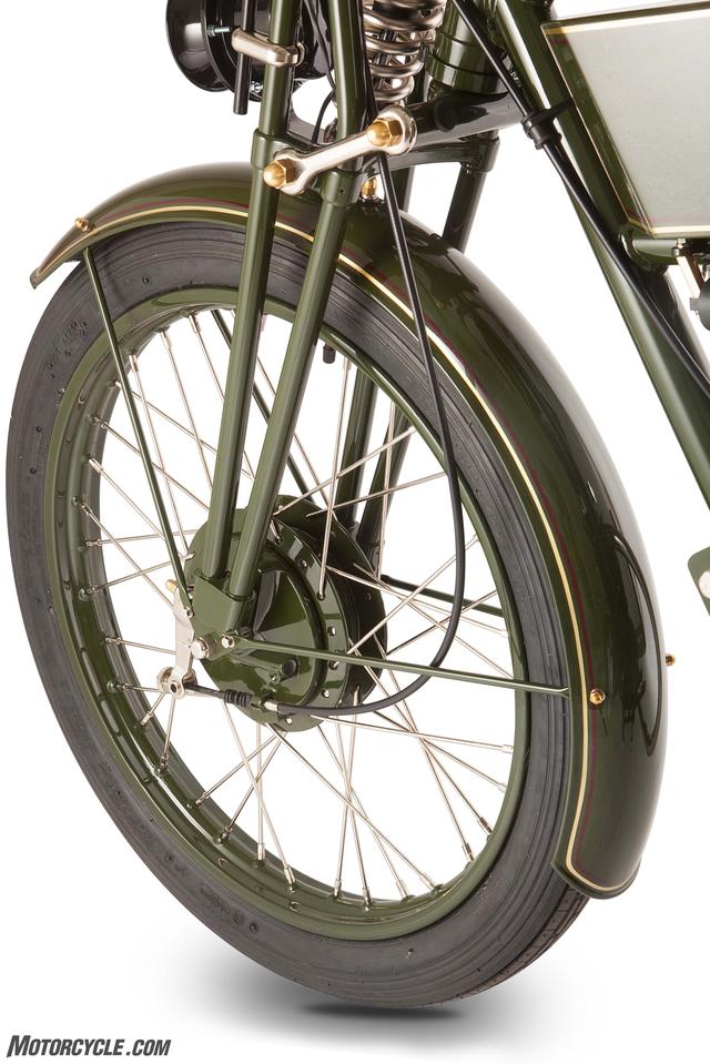 画像: ブレーキは前後ドラム式 シューの面取りしてやればドラムも効きます www.motorcycle.com