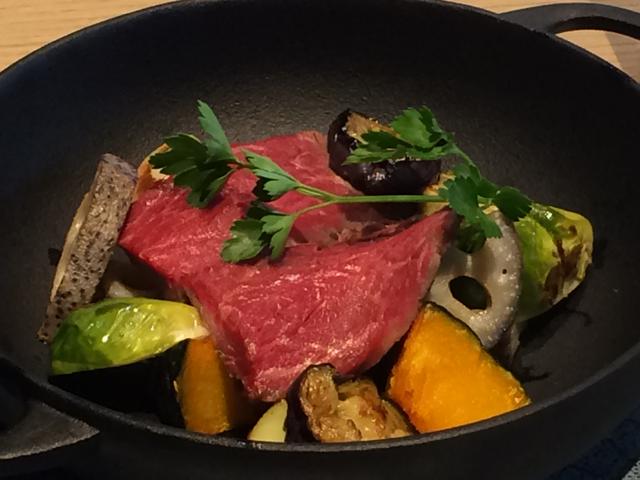 画像: おいしそうな火通りの、短角牛のロースト。