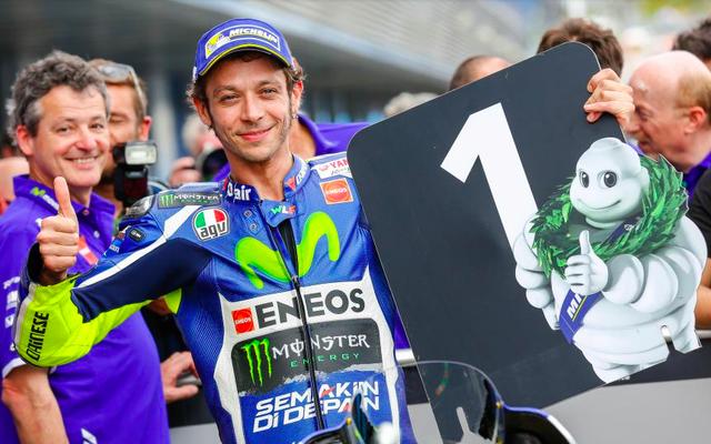 画像: V.ロッシは四捨五入して40歳という大ベテランですが、これほどトップライダーとしての存在感を顕示し得たライダーは、GPの歴史上でも稀有と言えるでしょう。 www.motogp.com