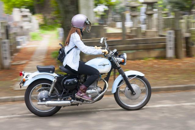 画像: 安全第一。久々の街中運転でこの時たぶん時速5km/h(笑)「女子ライダーへの道」もまだまだ続きます!