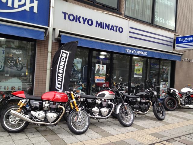 画像: 試乗したT100をお借りした「トライアンフ東京みなと」。最新のスラクストンR、T120、そしてストリートツインを試乗車で用意する、大江戸線・赤羽橋駅から至近の、東京のど真ん中にあるディーラーです。ゴールデンウィークの予定が埋まっていない方はぜひ、気軽に試乗を申し込んでみることをオススメします。