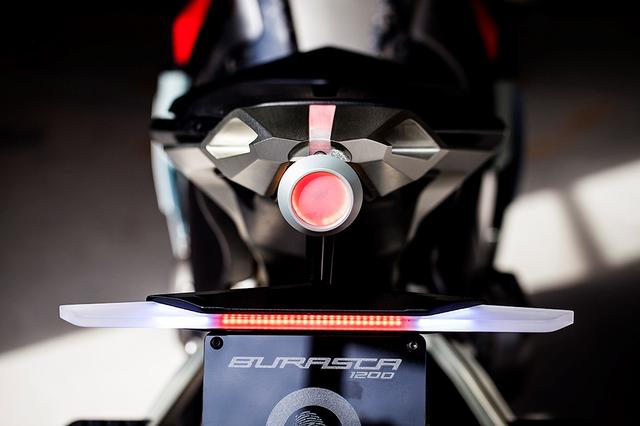 画像: 前衛的でかっこいいテール周り www.motorcyclenews.com