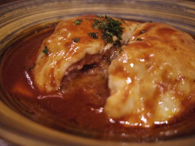 画像1: 売りは『飲めるハンバーグ』を始めとした上質なとろけるお肉ランチ。