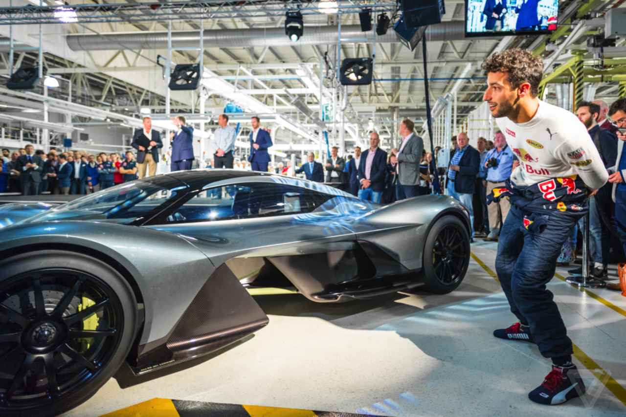 画像3: 次世代ハイパーカー、「AM-RB 001」