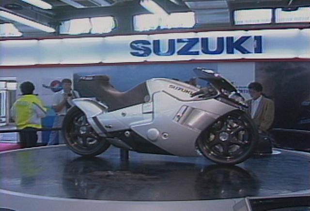 画像: 所謂コンセプトモデルが数多く登場しました。このスズキNUDAのデザインは鮮烈でしたが、今となってはこのまま走っていてもおかしくないですね。