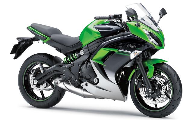 画像: 2016年型のカワサキニンジャ650。マン島のライトウェイトTTの常勝マシンで、そのスポーツ性の高さには侮れないものがあります。またアメリカのダートトラック競技でも、この2気筒ユニットは活躍しています。 www.bright.ne.jp
