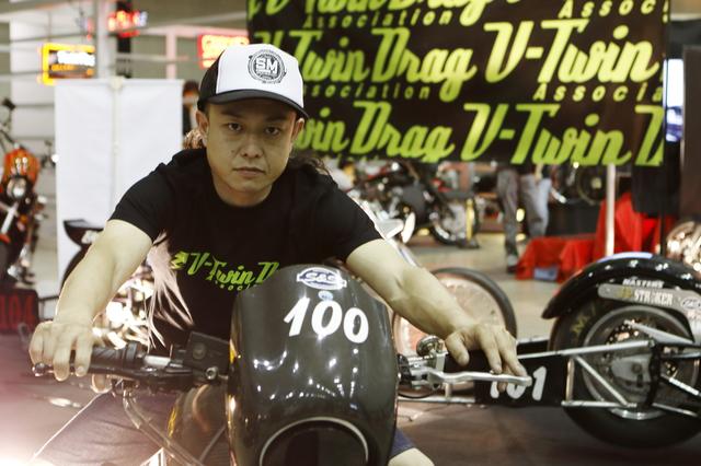 画像: MAIDS MOTORCYCLES 斎藤氏。V.D.A(ドラッグレース)の主催者としても活躍 maids-mc.com