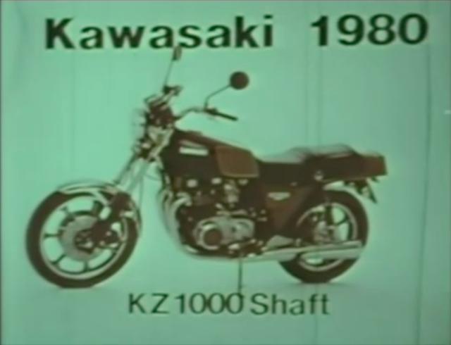 画像: ゴール後は、しばらくカワサキ1980モデルの宣伝をお楽しみください(笑)。 www.youtube.com