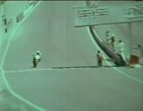 画像: 栄光のチェッカー! フラッグを振る人のアクションが面白いので、ぜひ動画でチェックしてください。 www.youtube.com