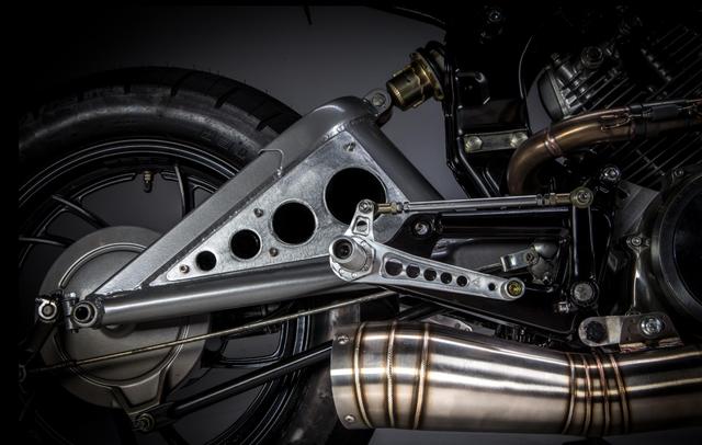 画像2: 米国カスタムビルダーMotoRelic のVirago500がメカメカ。