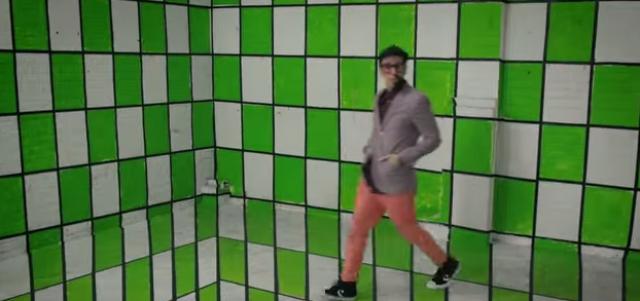 画像: 地面どうなってるの? youtu.be