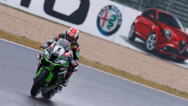 画像: レース1では転倒を喫しましたが、雨のレース2は見事勝利。コンスタントに勝ち星を拾う、J.レイの安定感はバツグンですね・・・。 www.worldsbk.com