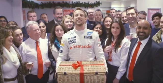 画像: 【ほっこり動画】F1ドライバー”ジェンソン・バトン”がお金を手渡ししてくれるATM