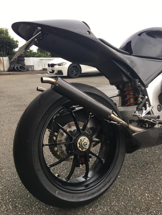 画像2: 車検切れギリギリのZIIを迎えてくれたカスタムバイクたち。
@ ブライトロジックin厚木