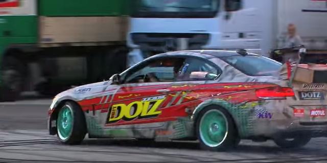 画像: BMW E92 youtu.be
