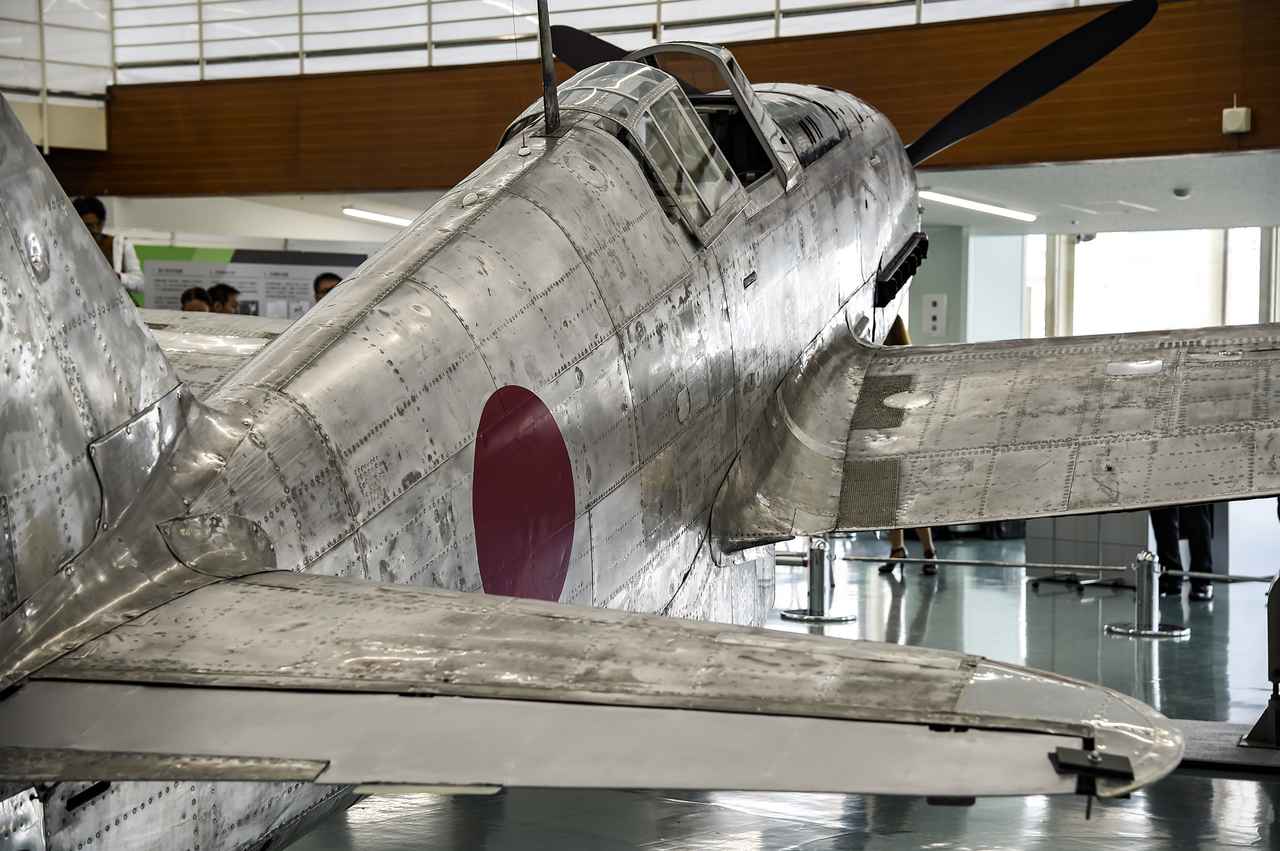 画像: ネジひとつ、カラーひとつまで可能な限り忠実に修復。欠損部品は復元しています。飛燕の故郷の川崎重工 岐阜工場でレストアが行われました。