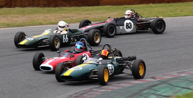 画像: 1960年代のフォーミュラカーによるヒストリック・レースは、昨今世界的に盛り上がりをみせ、日本でも2001年から行われるようになった。今大会には30台以上がエントリー。迫力のある走りを、ライブで体感してほしい! www.suzukacircuit.jp