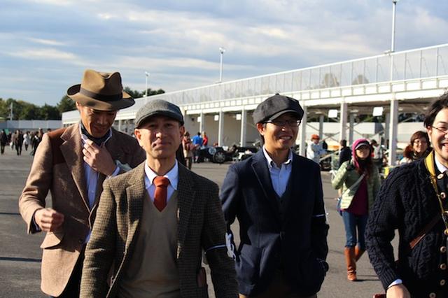 画像: 参加者たちの「1960年代スタイル」のファッションを見て楽しむのもおつなものです。 img-cdn.jg.jugem.jp