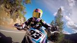 画像: 大自然の静寂をやぶる、A.コルトンのモーターサイクル・サウンド! www.youtube.com