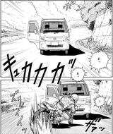 画像: ブラインドコーナーの先に、無造作に道の真ん中に停められた軽トラックが!激突しそうになる主人公