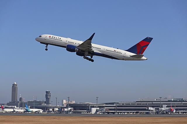 画像: 連写時はファインダー内に残像が残るため少しシャッターは早めに切らないといけない。しかしEFレンズの望遠系以外はピントもスムーズに追いかける。 ■EF-M55-200mm F4.5-6.3 IS STM　絞りF8　1/1250秒