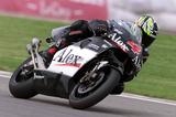 画像: 2001年はS.ポンスのウエスト・ホンダ・ポンスのNSR500に乗り、イタリアGP500ccクラスで優勝。2002年のMotoGP初年度は、4ストローク勢に唯一土をつけるか・・・という大健闘ぶり。その活躍を認められ、シーズン残りの4レースでは4ストロークのRC211Vを供給され、なんと2勝をゲットしました。 photos1.blogger.com
