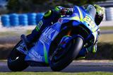 画像: 今年のスズキのエース、としての活躍が期待されるアンドレア・イアンノーネのGSX-RRに装着されたフェアリング・・・ナックルガードが巨大化して張り出しすぎちゃった・・・みたいな、ブキミ(失礼)なフォルムです。なお、イアンノーネの今回のタイムは12番手でした。 photos.motogp.com