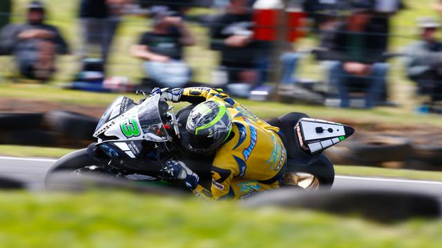 画像: WGP250、Moto2でも優勝経験のあるベテランのA.ウェスト(ヤマハ)が、表彰台最後の3位を獲得! photos.worldsbk.com