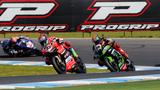 画像: 優勝したレイの17周に次いで、10周レースリーダーの座についたM.メランドリ(ドゥカティ #33)は3位表彰台を獲得しました。昨年までの3強にメランドリが食い込むと、今年のチャンピオン争いはもっと昨年より面白くなるでしょう。 photos.worldsbk.com
