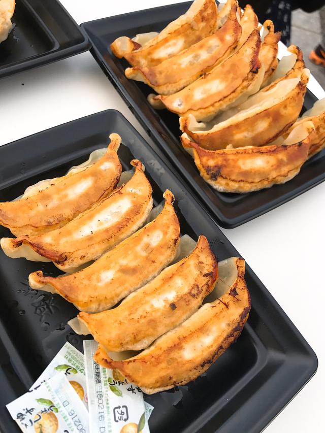 画像: 2. 東京名物 肉汁おとど餃子