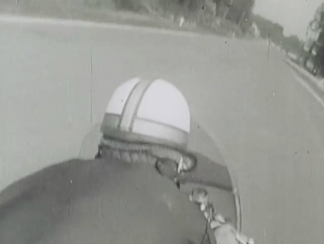 画像: 現代の小型カメラがない時代ですからオンボード映像は別撮りですけど、なかなか編集が良いので迫力があります。 www.youtube.com