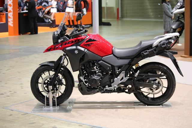 画像1: 【フォトギャラリー】広いぞすごいぞSUZUKIブース。魅力的すぎるマシンがいっぱい!・・だけど・・・やっぱ隼の羽ばたきしかきこえなくなって・・・@2017 第44回東京モーターサイクルショー