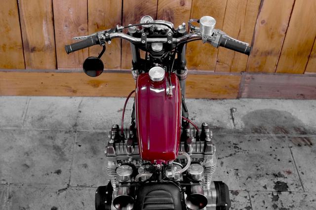 画像: ハンドル周りスッキリ。レバーのエンボスがまたエロいっす。 mhc-crew.blogspot.jp