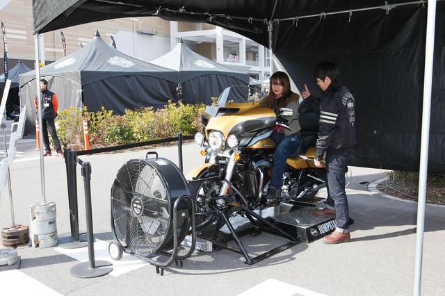 画像: 免許がなくてもエンジン音、そして何よりハーレーならではの鼓動を体験できる!
