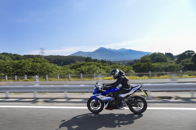 画像: 中央道を長野方面へ北上。八ヶ岳がクリアに見えて気分爽快!