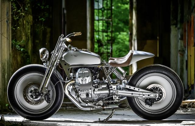 画像: シルバーナイト(銀の騎士)と名付けられたモトグッツィ omtgarage.com