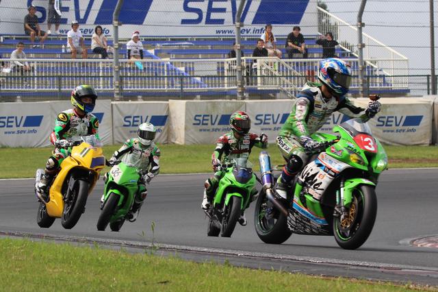 画像: 筑波サーキットでKawasakiライダー達がガチンコバトル