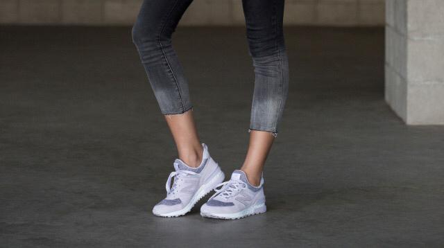 画像: シンプルでカジュアルな服にピッタリ。 shop.newbalance.jp