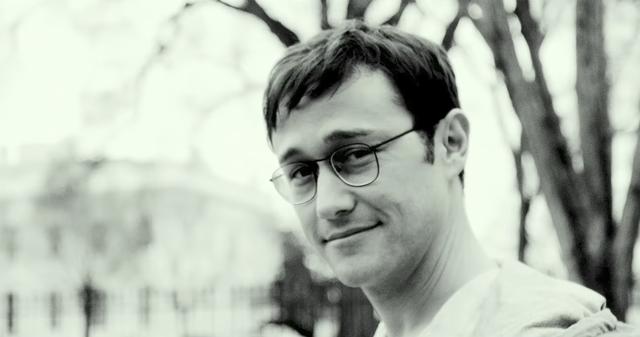 画像: 本物と見紛うばかりの熱演・・・主演のジョセフ・ゴードン=レヴィット www.snowden-movie.jp